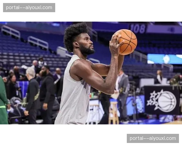 艾萨克膝盖扭伤恢复缓慢，魔术锋线防守大闸缺席比赛